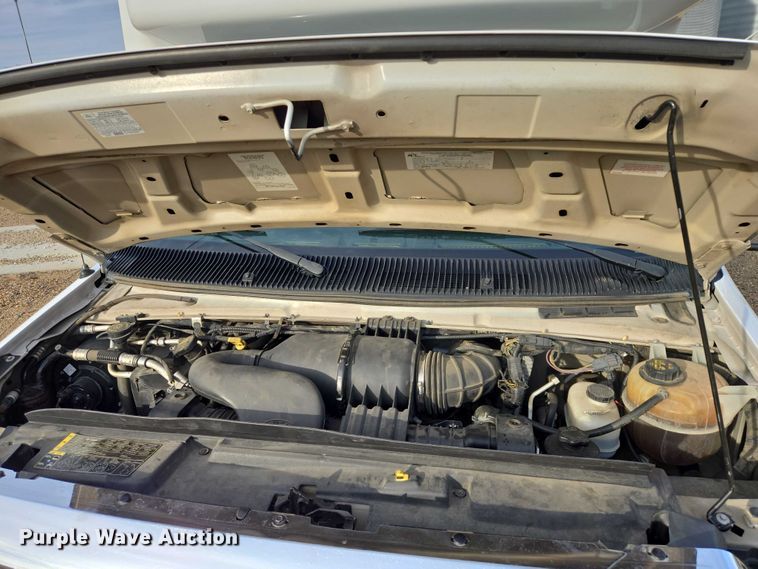 image for item ES2667 2013 Ford Eldorado shuttle bus