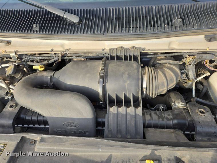 image for item ES2667 2013 Ford Eldorado shuttle bus