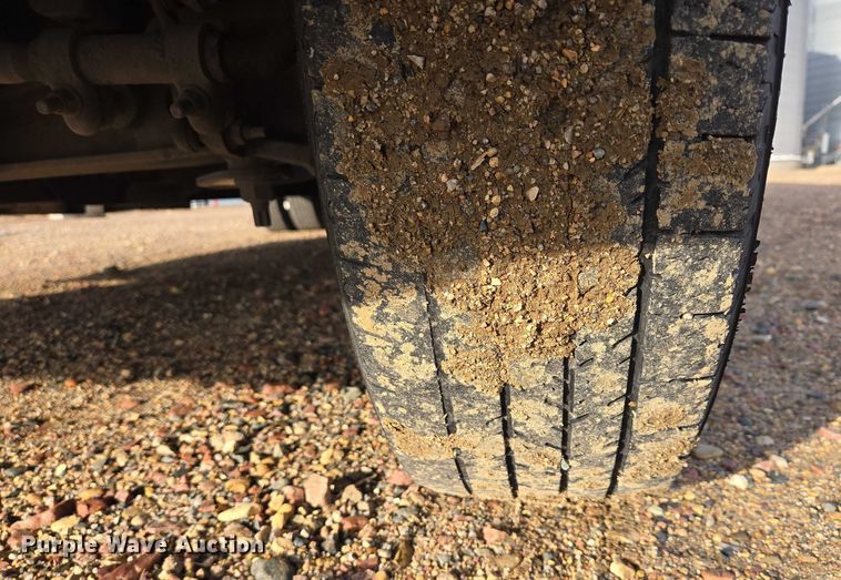 image for item ES2667 2013 Ford Eldorado shuttle bus