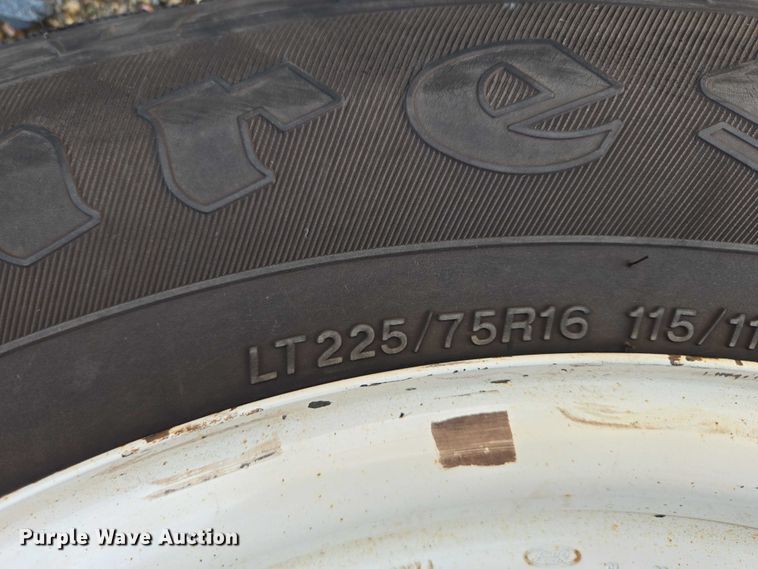 image for item ES2667 2013 Ford Eldorado shuttle bus