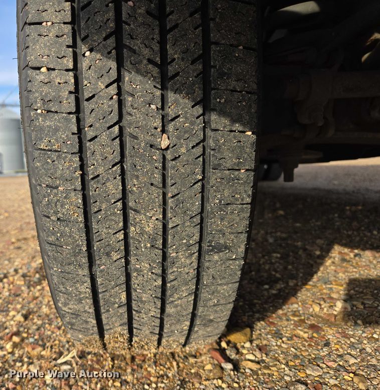 image for item ES2667 2013 Ford Eldorado shuttle bus