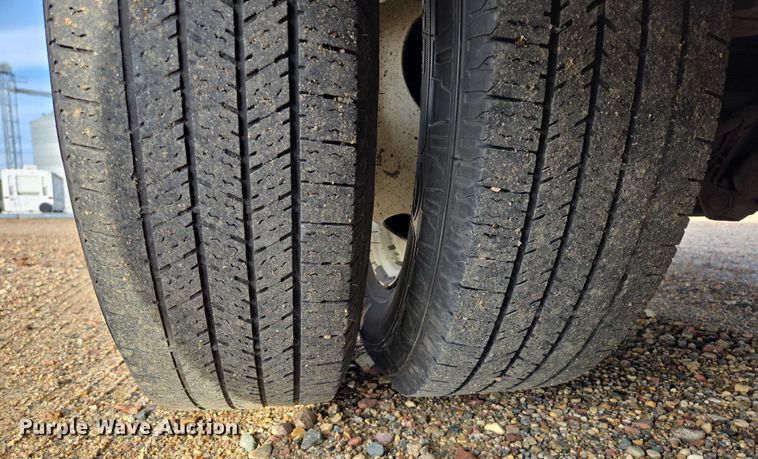 image for item ES2667 2013 Ford Eldorado shuttle bus