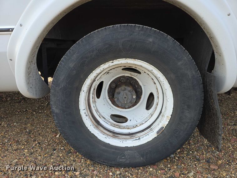 image for item ES2667 2013 Ford Eldorado shuttle bus