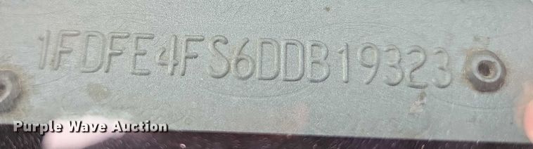 image for item ES2667 2013 Ford Eldorado shuttle bus