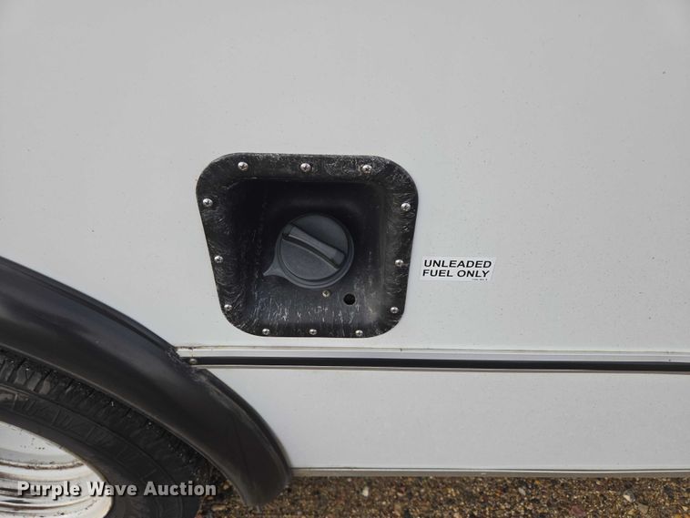 image for item ES2668 2016 Ford Advantage 240 shuttle bus