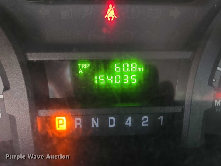 image for item ES2668 2016 Ford Advantage 240 shuttle bus