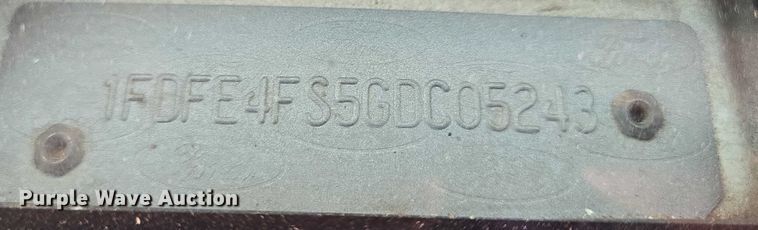 image for item ES2668 2016 Ford Advantage 240 shuttle bus