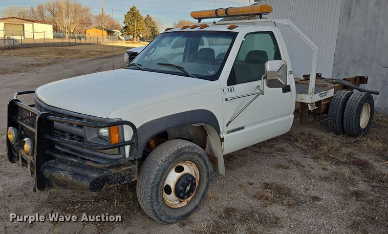 image for item ES2718 1995 Chevrolet 3500 pickup truck cab and chassis