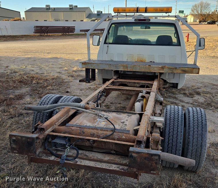 image for item ES2718 1995 Chevrolet 3500 pickup truck cab and chassis