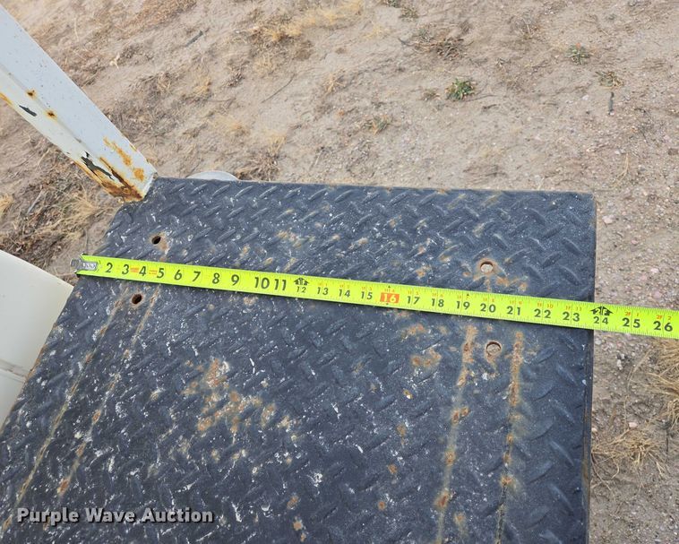 image for item ES2718 1995 Chevrolet 3500 pickup truck cab and chassis