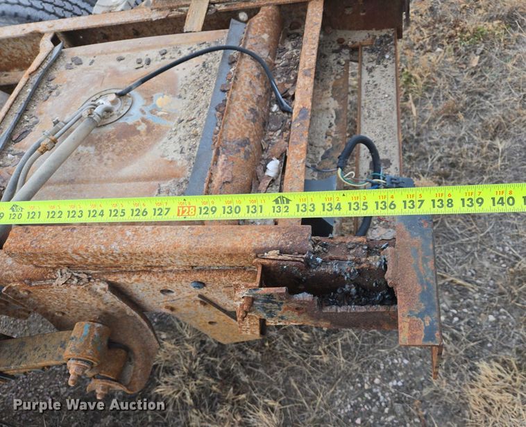 image for item ES2718 1995 Chevrolet 3500 pickup truck cab and chassis