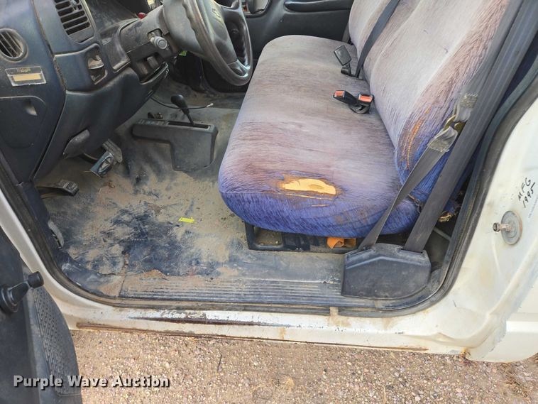 image for item ES2718 1995 Chevrolet 3500 pickup truck cab and chassis