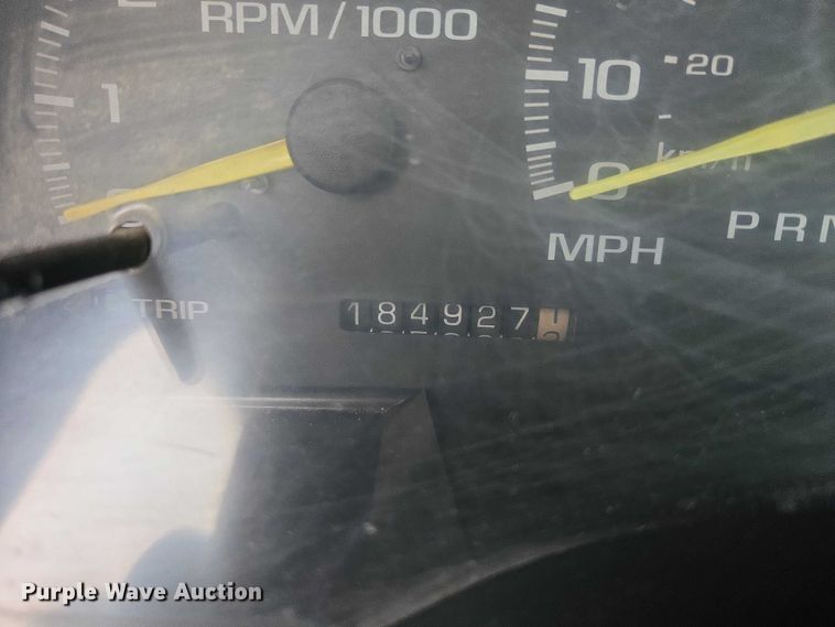 image for item ES2718 1995 Chevrolet 3500 pickup truck cab and chassis