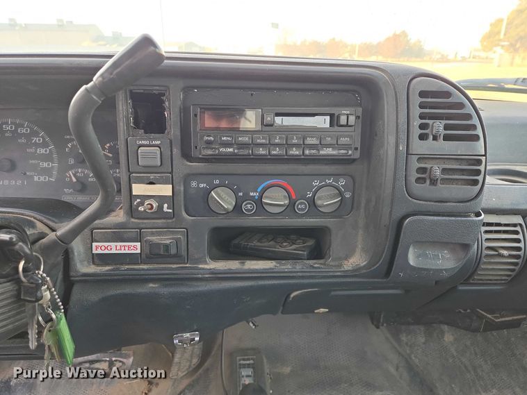 image for item ES2718 1995 Chevrolet 3500 pickup truck cab and chassis