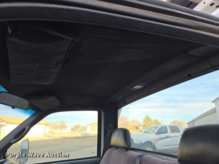 image for item ES2718 1995 Chevrolet 3500 pickup truck cab and chassis