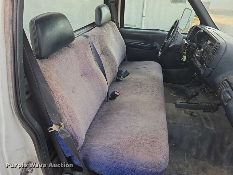 image for item ES2718 1995 Chevrolet 3500 pickup truck cab and chassis