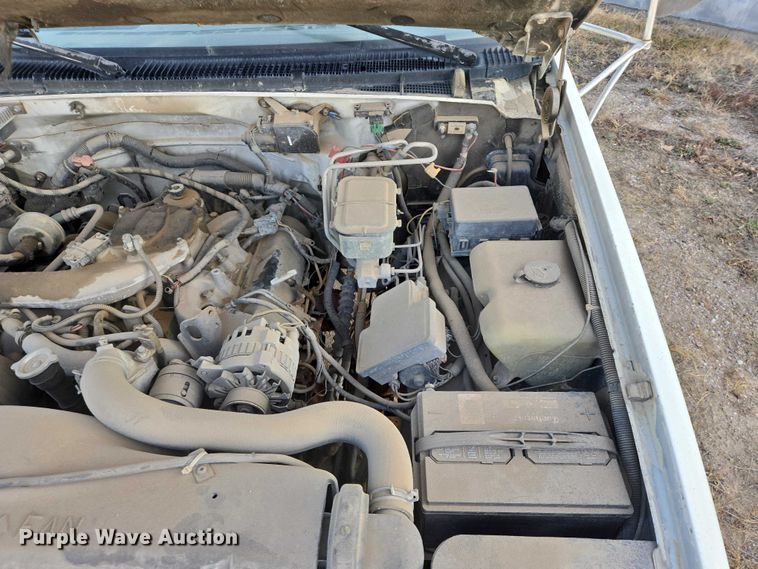 image for item ES2718 1995 Chevrolet 3500 pickup truck cab and chassis