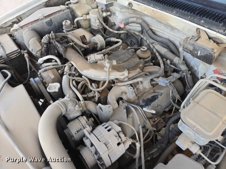 image for item ES2718 1995 Chevrolet 3500 pickup truck cab and chassis