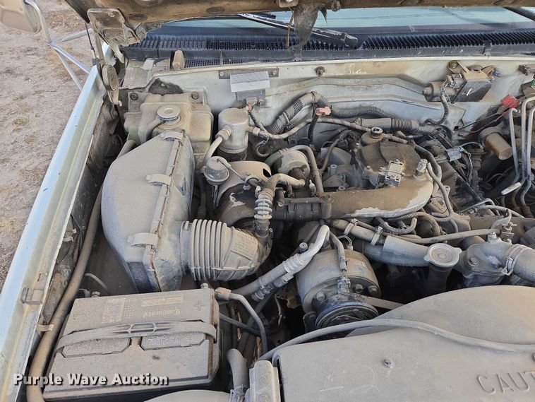 image for item ES2718 1995 Chevrolet 3500 pickup truck cab and chassis