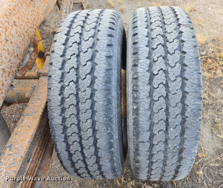 image for item ES2718 1995 Chevrolet 3500 pickup truck cab and chassis