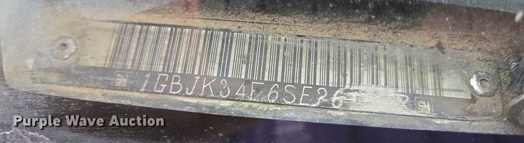 image for item ES2718 1995 Chevrolet 3500 pickup truck cab and chassis