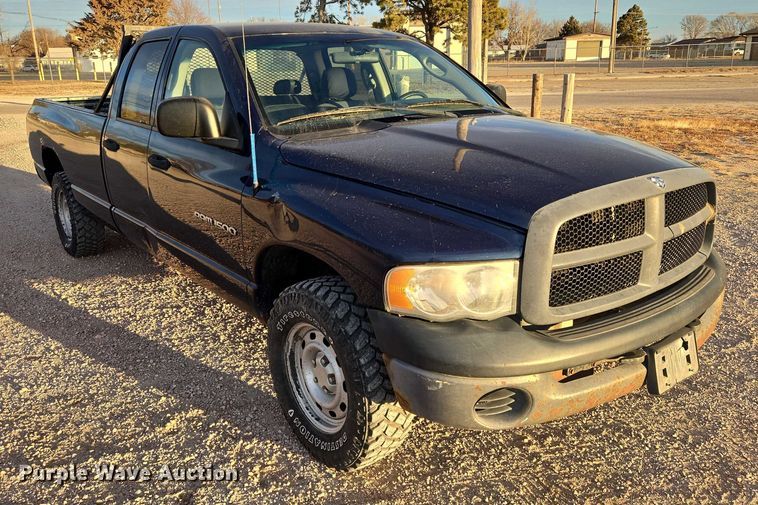 image for item ES2719 2005 Dodge Ram 1500 Ext. Cab pickup truck
