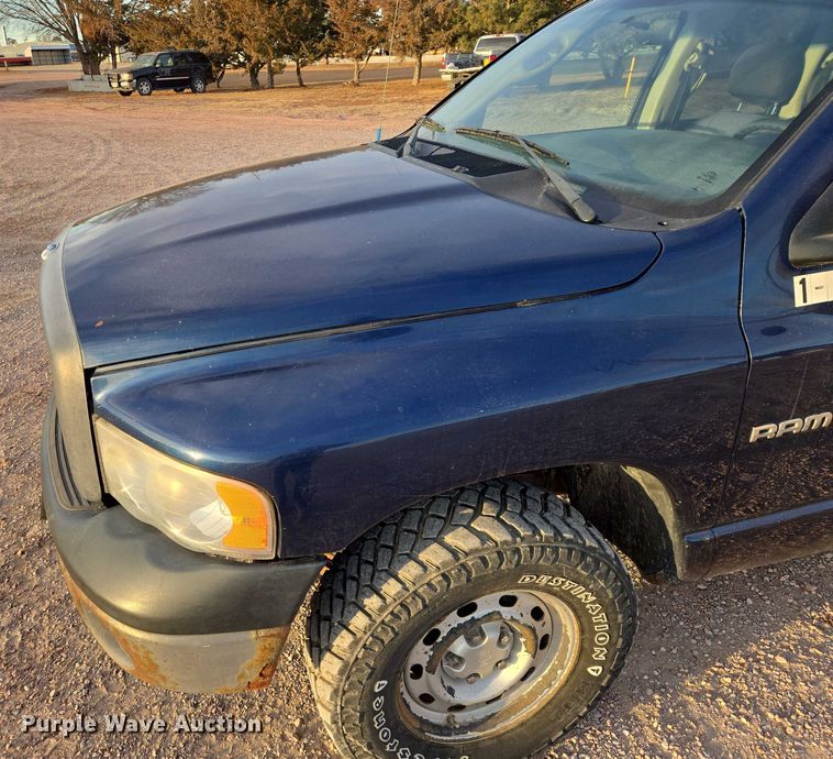 image for item ES2719 2005 Dodge Ram 1500 Ext. Cab pickup truck