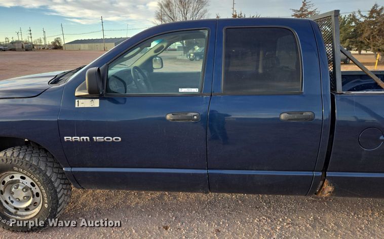 image for item ES2719 2005 Dodge Ram 1500 Ext. Cab pickup truck