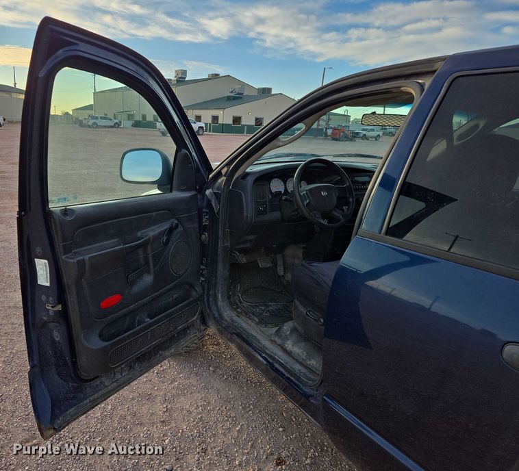 image for item ES2719 2005 Dodge Ram 1500 Ext. Cab pickup truck