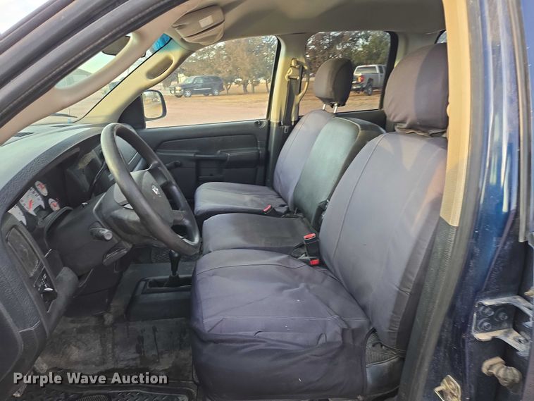 image for item ES2719 2005 Dodge Ram 1500 Ext. Cab pickup truck