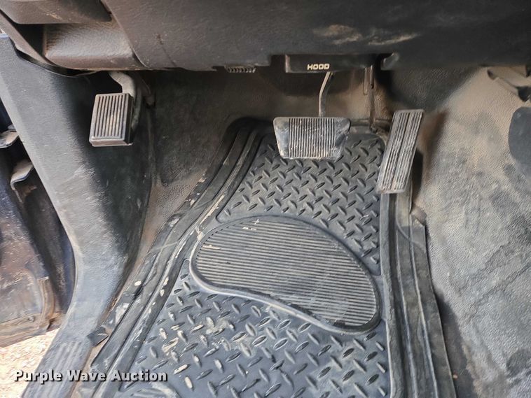 image for item ES2719 2005 Dodge Ram 1500 Ext. Cab pickup truck