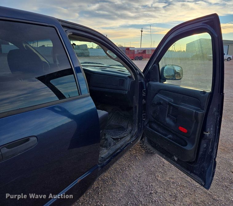 image for item ES2719 2005 Dodge Ram 1500 Ext. Cab pickup truck
