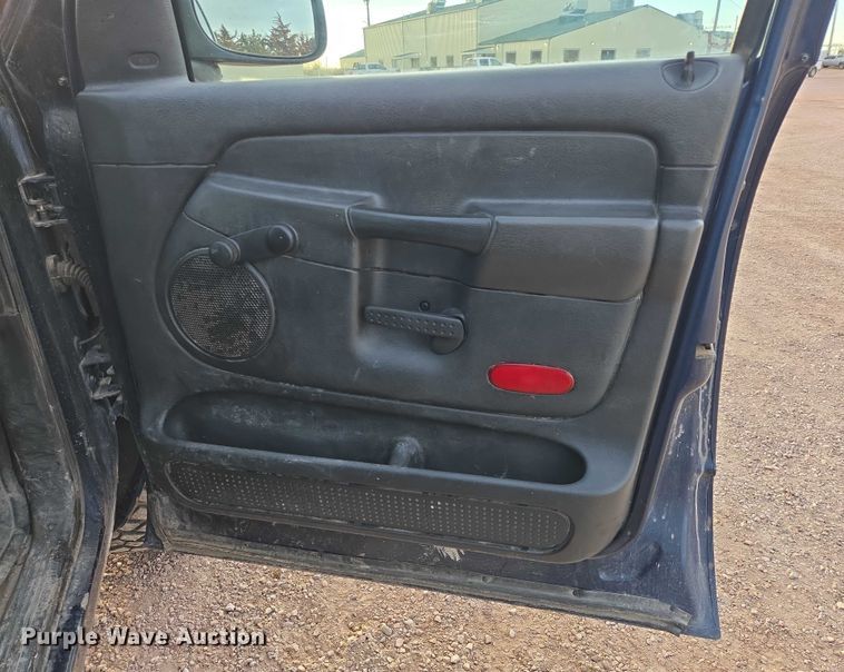 image for item ES2719 2005 Dodge Ram 1500 Ext. Cab pickup truck