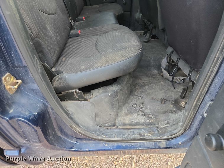 image for item ES2719 2005 Dodge Ram 1500 Ext. Cab pickup truck