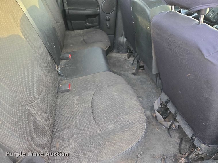 image for item ES2719 2005 Dodge Ram 1500 Ext. Cab pickup truck