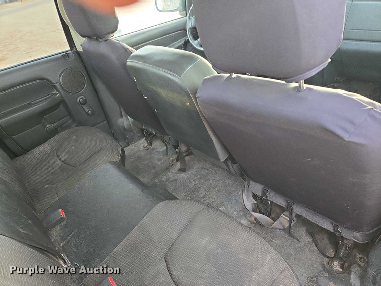 image for item ES2719 2005 Dodge Ram 1500 Ext. Cab pickup truck