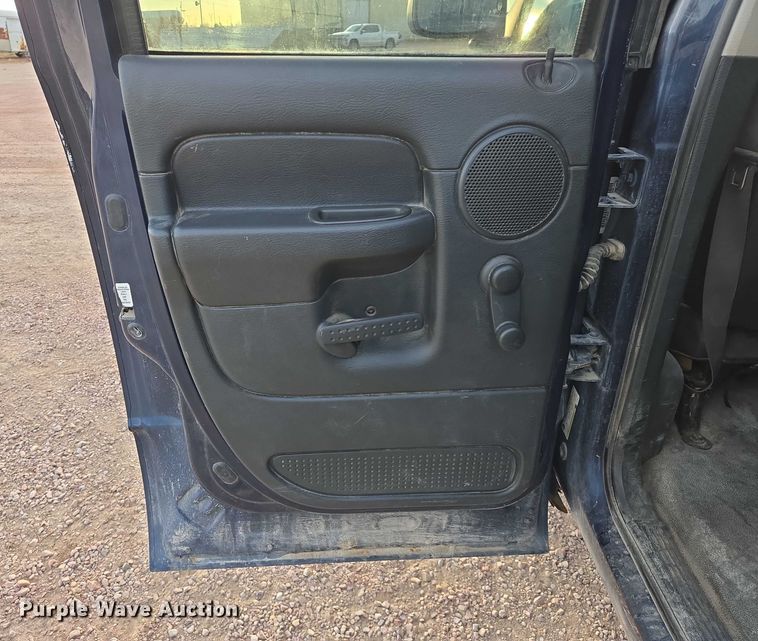 image for item ES2719 2005 Dodge Ram 1500 Ext. Cab pickup truck