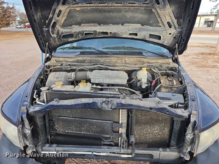 image for item ES2719 2005 Dodge Ram 1500 Ext. Cab pickup truck