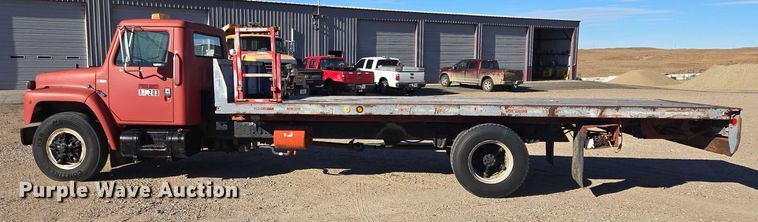 image for item ES2722 1984 International 1954 rollback truck