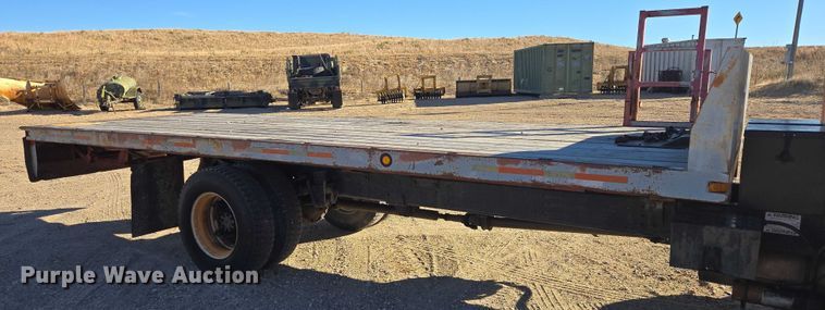 image for item ES2722 1984 International 1954 rollback truck