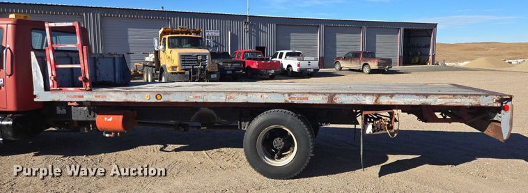 image for item ES2722 1984 International 1954 rollback truck