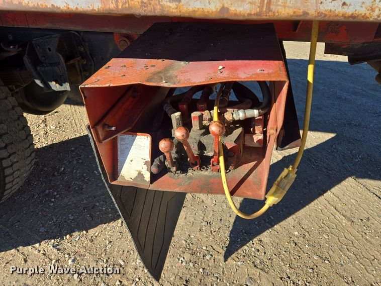 image for item ES2722 1984 International 1954 rollback truck