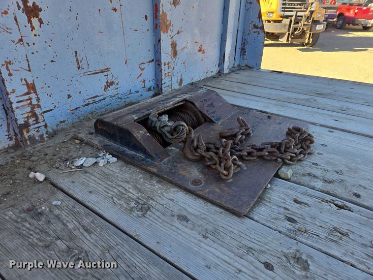 image for item ES2722 1984 International 1954 rollback truck