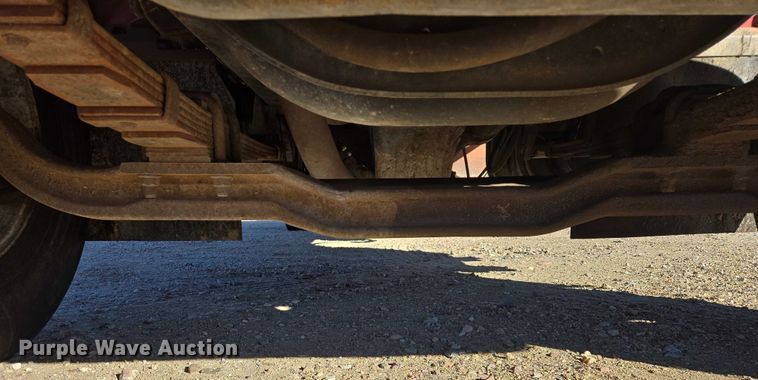 image for item ES2722 1984 International 1954 rollback truck