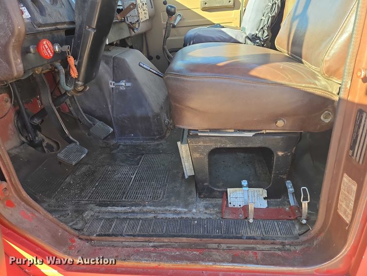 image for item ES2722 1984 International 1954 rollback truck