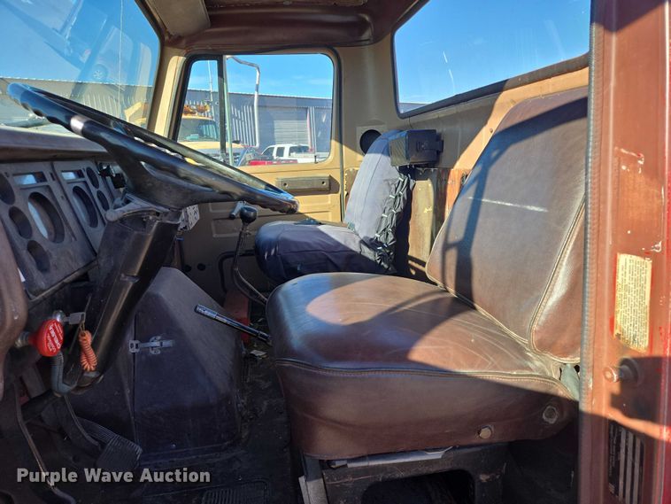 image for item ES2722 1984 International 1954 rollback truck