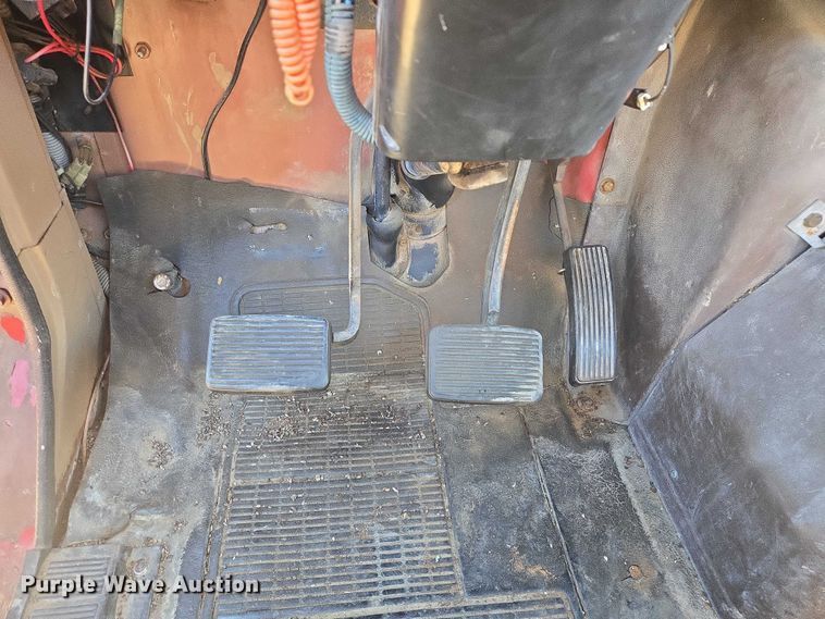 image for item ES2722 1984 International 1954 rollback truck