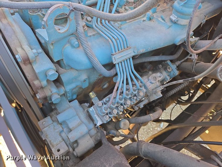 image for item ES2722 1984 International 1954 rollback truck