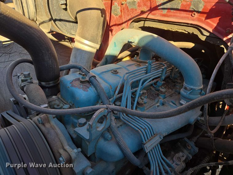 image for item ES2722 1984 International 1954 rollback truck