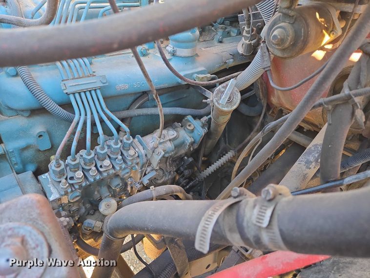 image for item ES2722 1984 International 1954 rollback truck